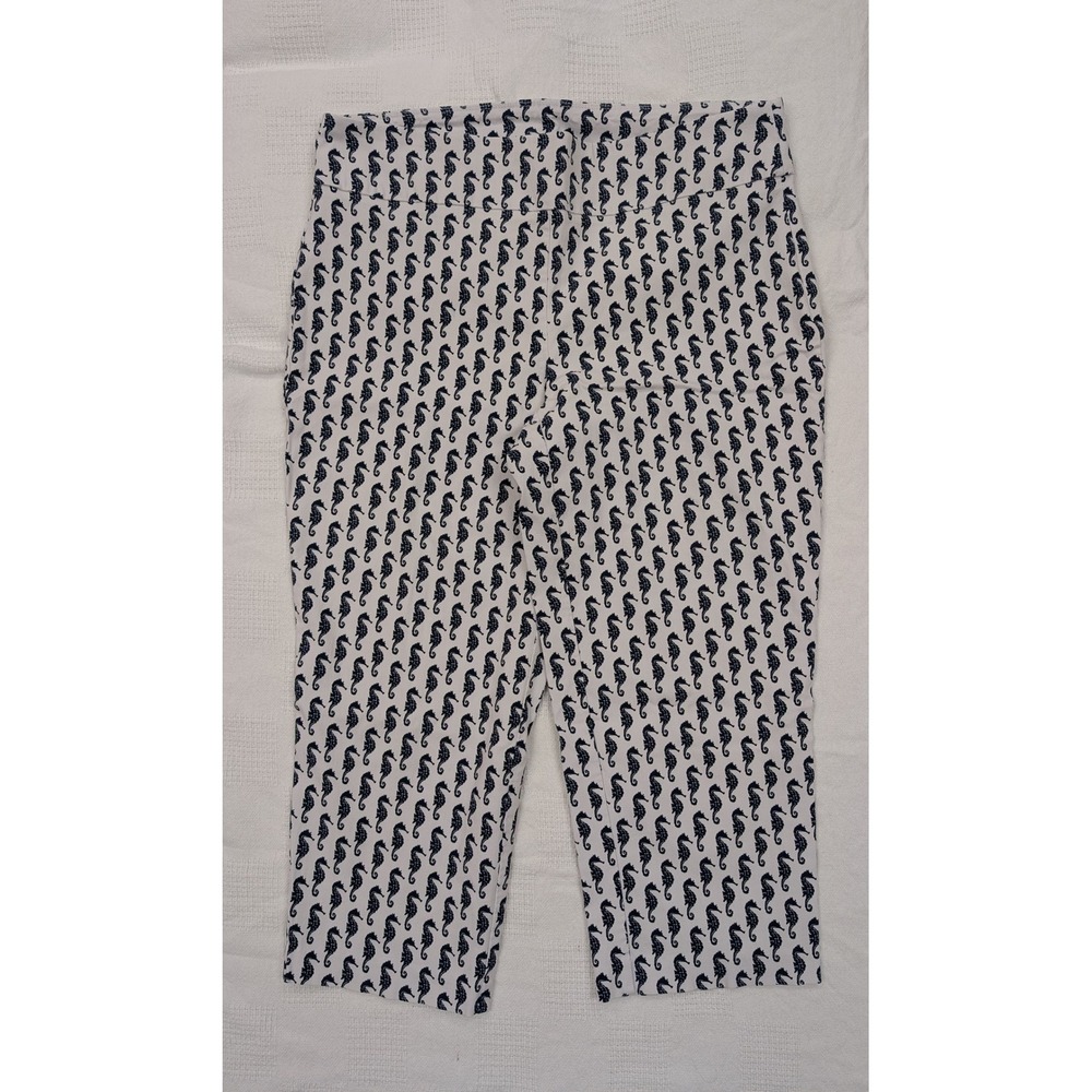 Attyre Woman Size 16W Seahorse Print Capri Pants Navy White Stretch